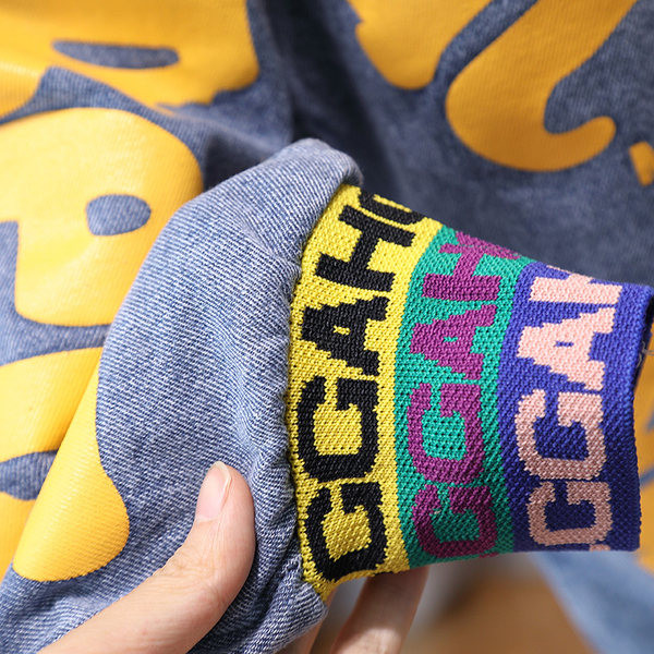 Dječje rastezljive traperice za dječake s printom