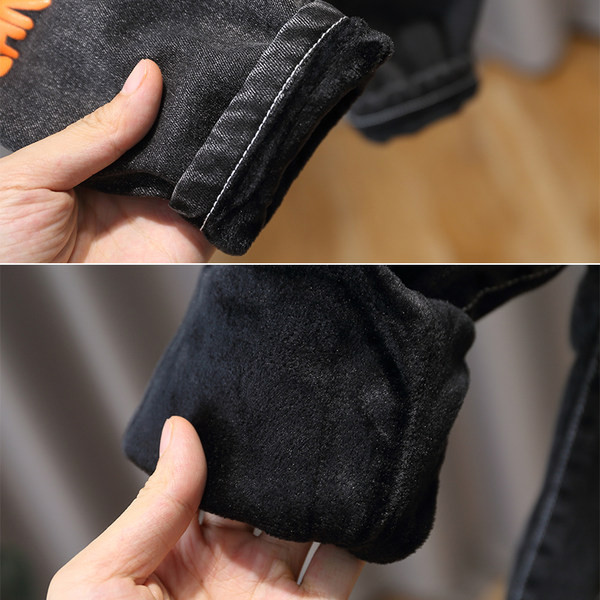 Dječje traperice s podstavom i 3D printom