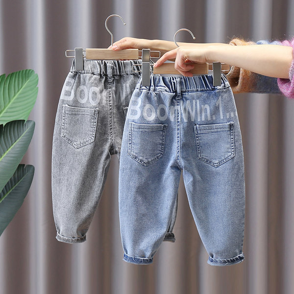 Pavasariniai berniukų džinsai su kišenėmis ir raštu