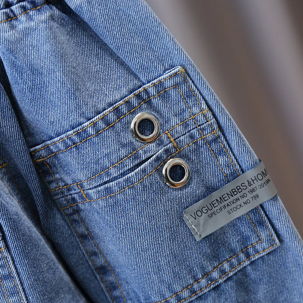 Plačios kojos džinsai berniukams su kišenėmis ir metaliniu elementu