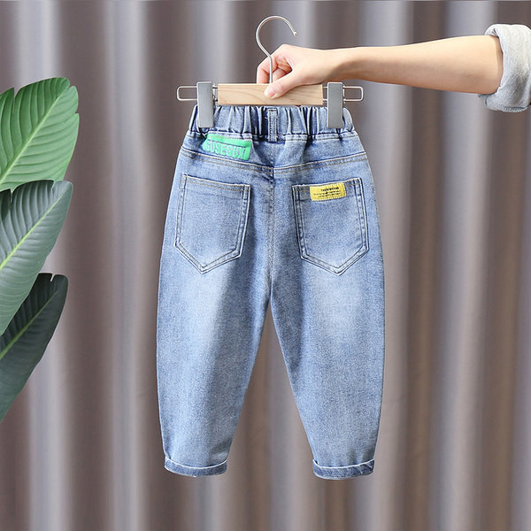 Dječje elastične traperice za dječake s džepovima i gumbima