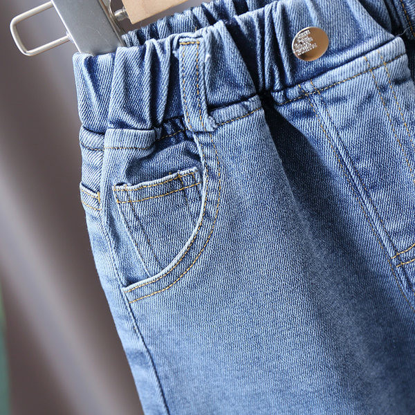 Dječje elastične traperice za dječake s džepovima i gumbima