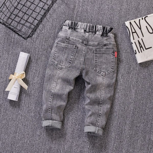 Model nou de blugi pentru baieti cu motive rupte si buzunar