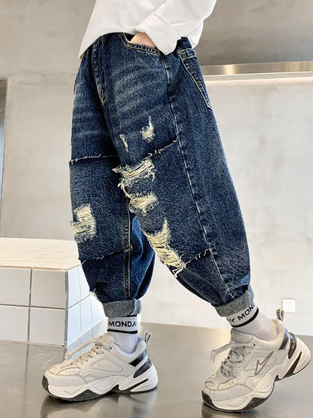 Vaikiški džinsai su plėšytais motyvais ir kišene