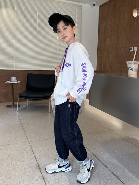 Vaikiški džinsai su kišene ir sagute