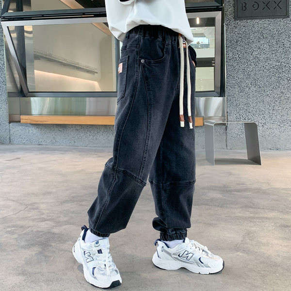 Vaikiški džinsai su kišenėmis ir raišteliais