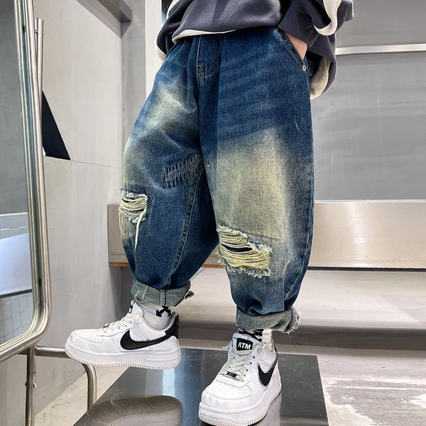 Vaikiški džinsai su plėšytais motyvais ir kišene