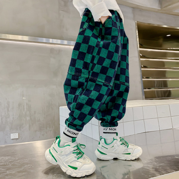 Taskuga ruudulised lasteteksad poistele