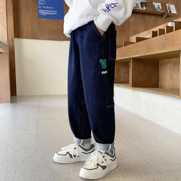 Ležerne traperice s džepom i vezom za dječake