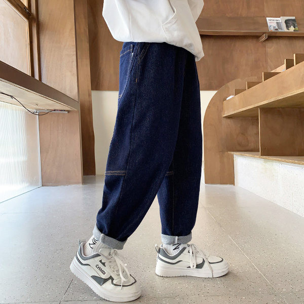 Ležerne traperice s džepom i vezom za dječake