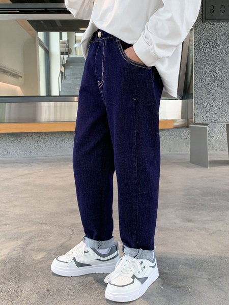 Dječje traperice s vezom i džepom