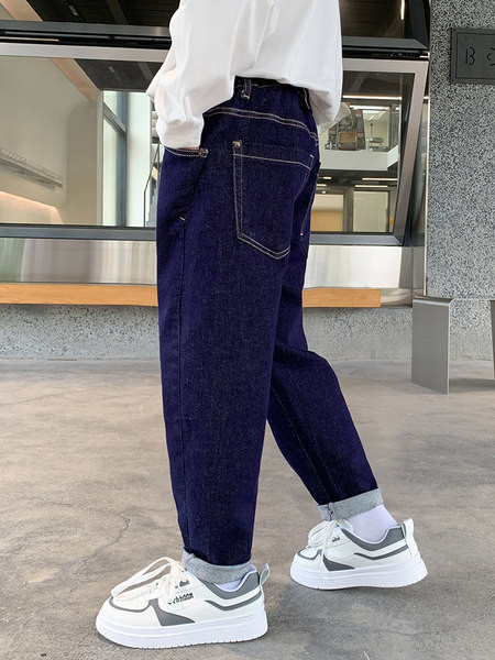 Dječje traperice s vezom i džepom