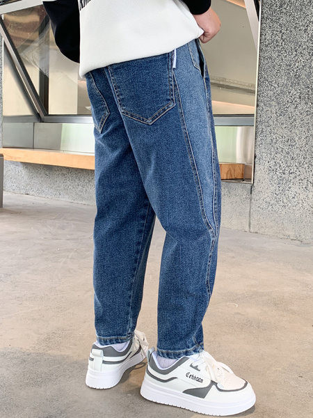 Novi model jesenskih traperica za dječake sa natpisom