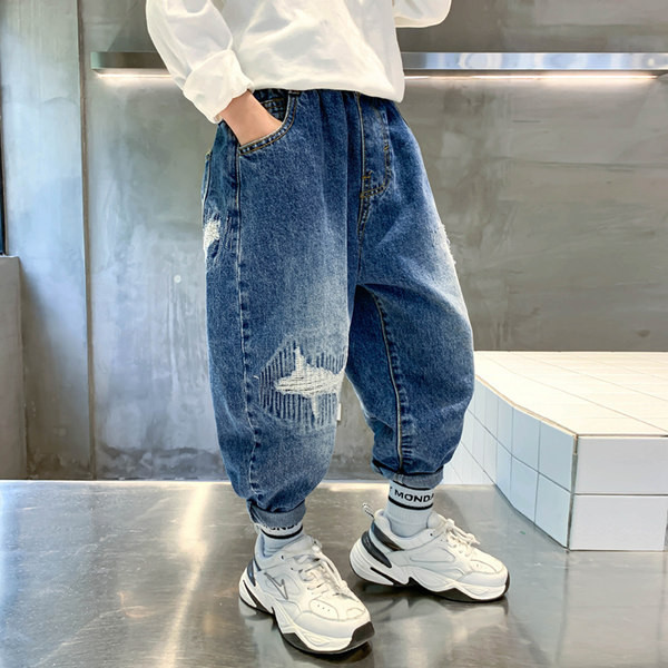 Ležerne traperice za dječake s poderanim uzorcima