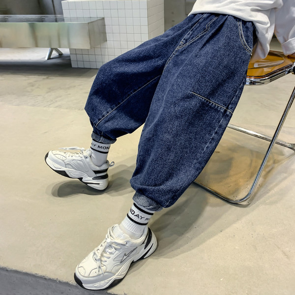 Ležerne traperice širokih nogavica za dječake s džepom