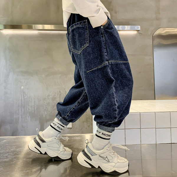 Ležerne traperice širokih nogavica za dječake s džepom