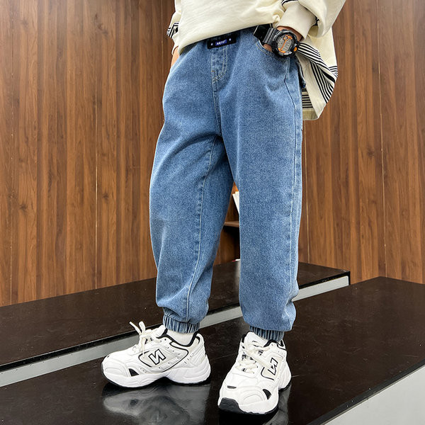 Madingi džinsai berniukams su elastine koja ir logotipu