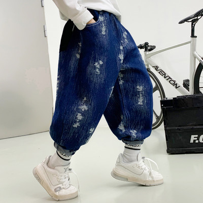 Novi model dječjih traperica s džepom