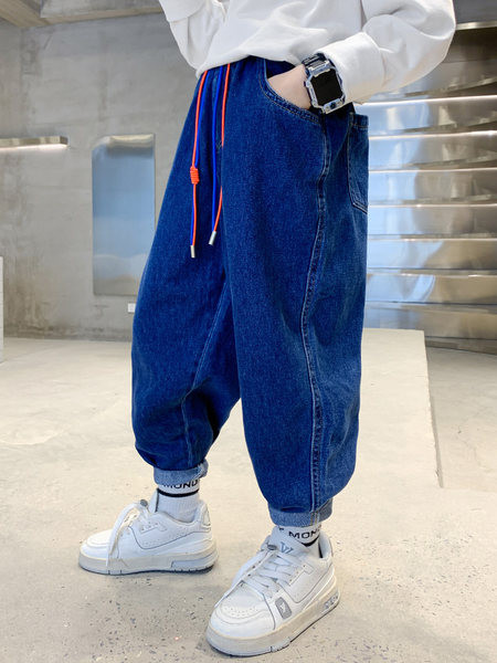 Vaikiški džinsai su raišteliais ir kišene berniukams