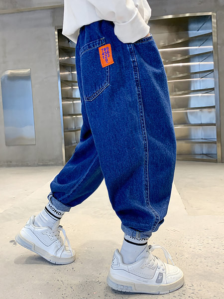 Vaikiški džinsai su raišteliais ir kišene berniukams