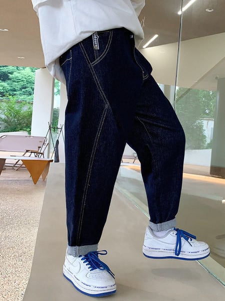 Vaikiški džinsai aukštu juosmeniu ir kišenėmis