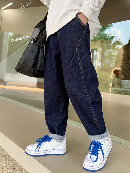 Vaikiški džinsai aukštu juosmeniu ir kišenėmis