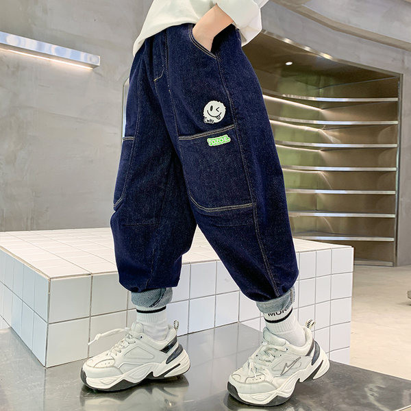 Dječje traperice s džepom i printom