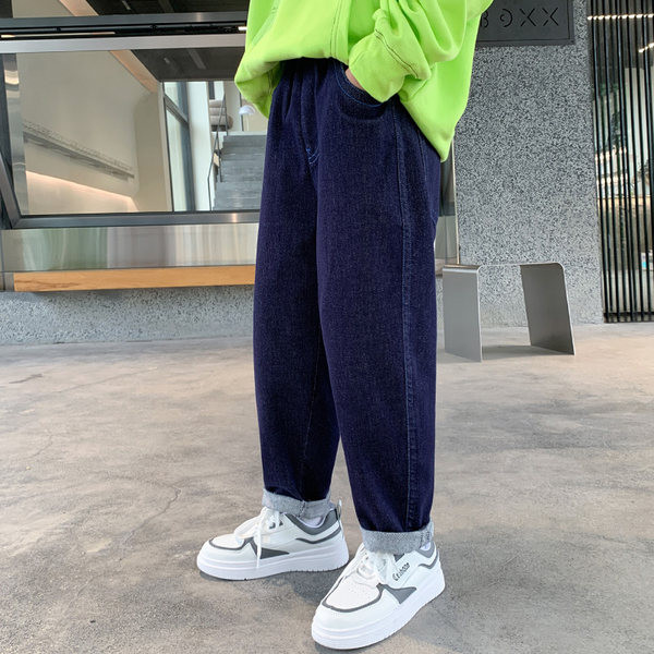 Dječji čisti model traperica s džepom