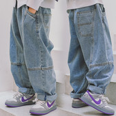 Un nou model de blugi pentru băieți cu un buzunar potrivit pentru viața de zi cu zi