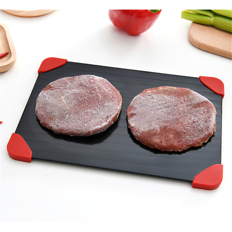 Kiirsulatusalus Kiirsulatusplaadi võluplaat külmutatud toiduainetele Toiduohutu alumiiniumist kiirsulatusalus köögis