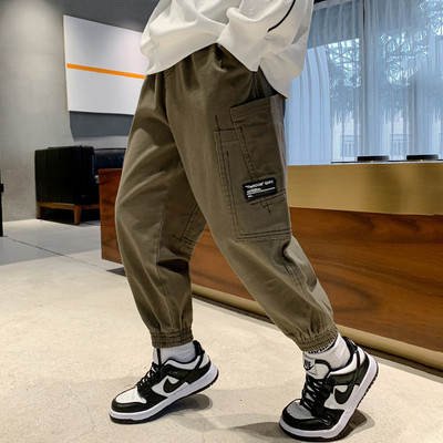 Dječje hlače s džepom u dvije boje