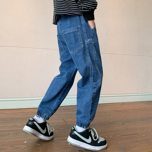 Zsebes és fűzős gyerekfarmer