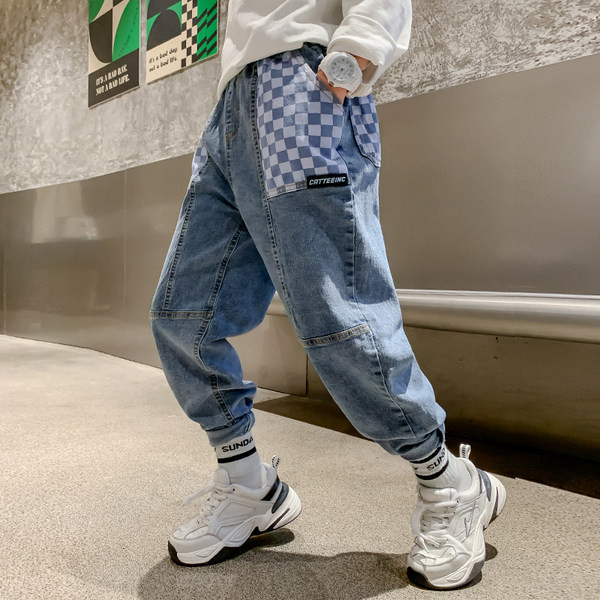 Alkalmi farmernadrág fiúknak mintával