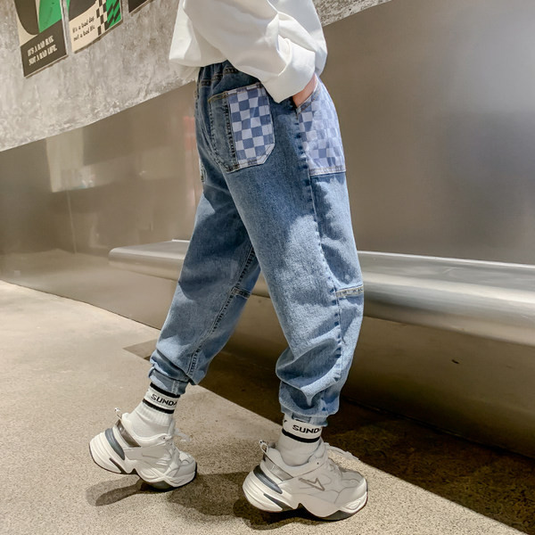 Alkalmi farmernadrág fiúknak mintával