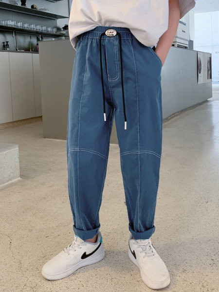 Vaikiškos kelnės su raišteliais ir kišene