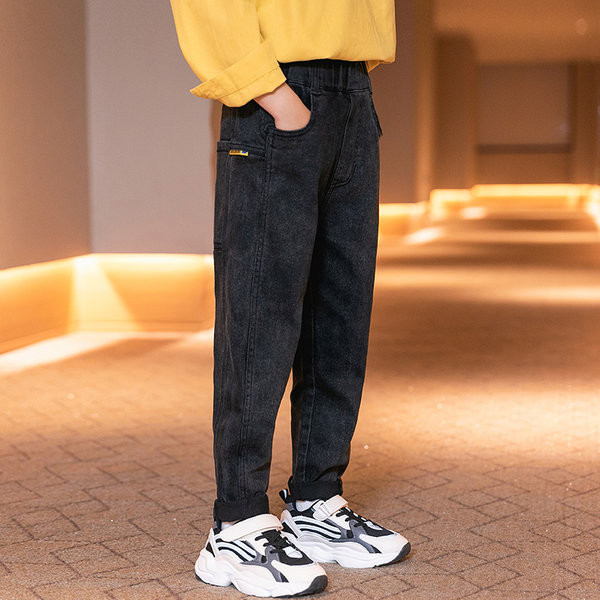 Új modell gyerekfarmer fiúknak logóval és zsebbel