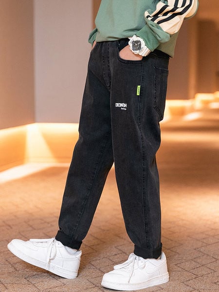 Vaikiški džinsai su užrašu ir pamušalu