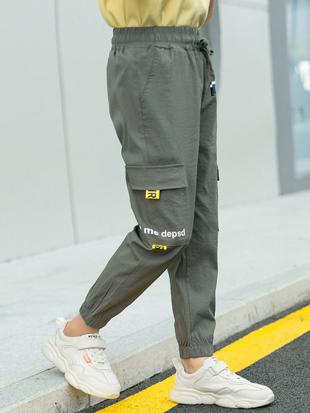 Sportske dječje hlače u tri boje