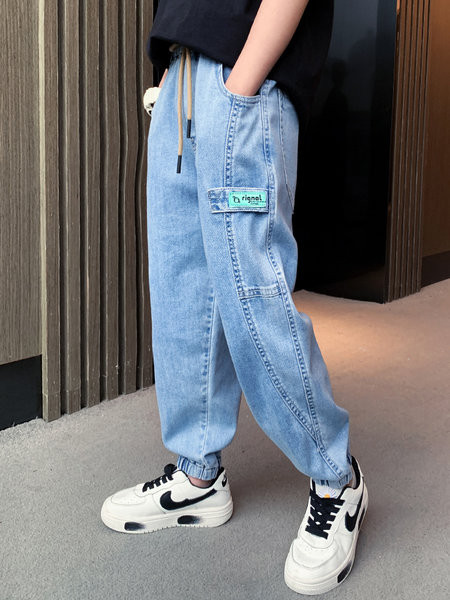 Új modell gyerekfarmer fűzős logóval