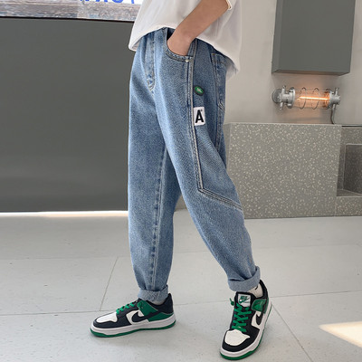 Őszi alkalmi farmernadrág fiúknak zsebbel és mintával