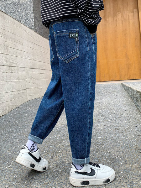 Gyermekfarmer mintával és zsebbel