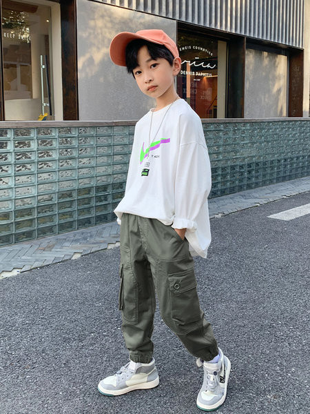 Pantaloni elastici pentru baieti cu buzunar si captuseala