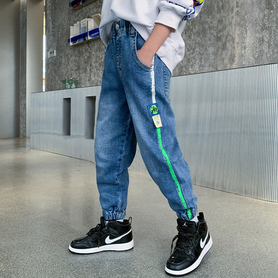 Gyerekfarmer szegéllyel és gombbal