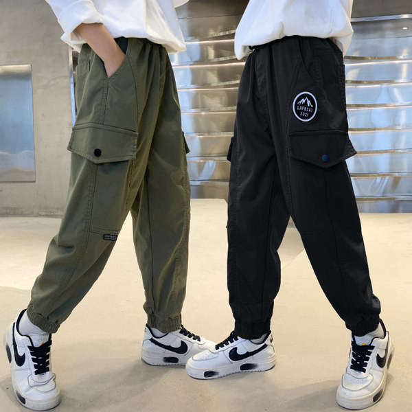 Dječje hlače s džepom u dvije boje