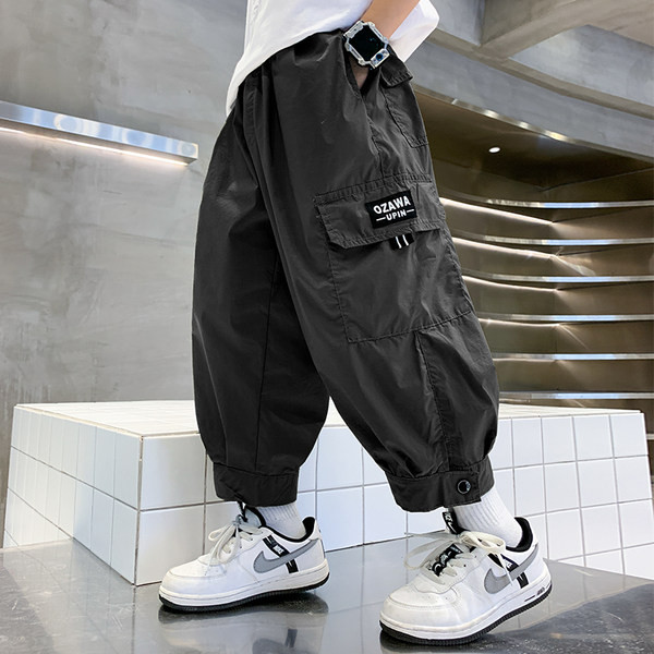 Divatos zsebes gyereknadrág fiúknak