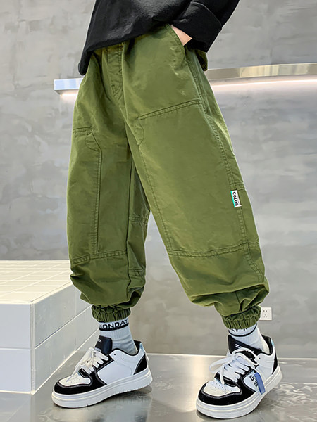 Alkalmi gyereknadrág zsebbel fiúknak