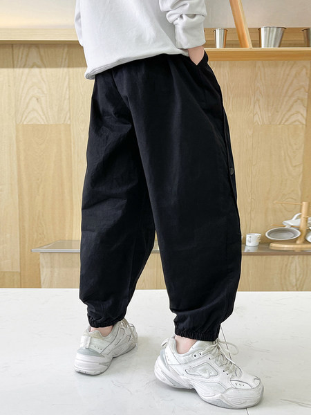 Plačios kelnės su kišene berniukams