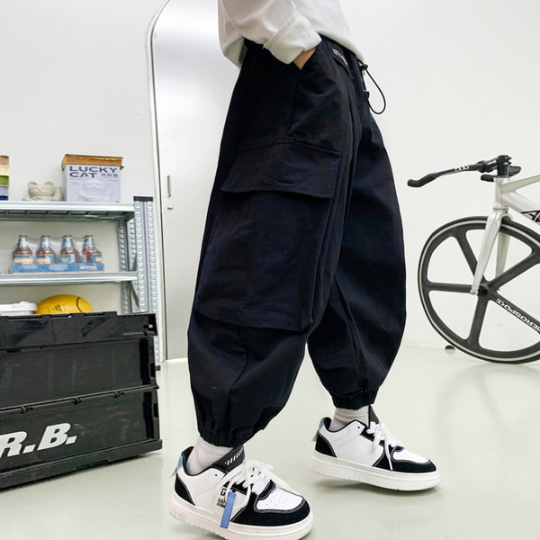 Vaikiškos kelnės berniukams švaraus modelio