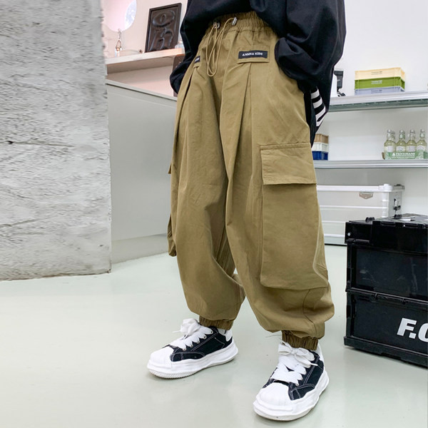 Vaikiškos kelnės berniukams švaraus modelio