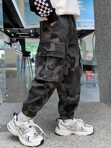 Új modell terepszínű nadrág fiúknak zsebbel